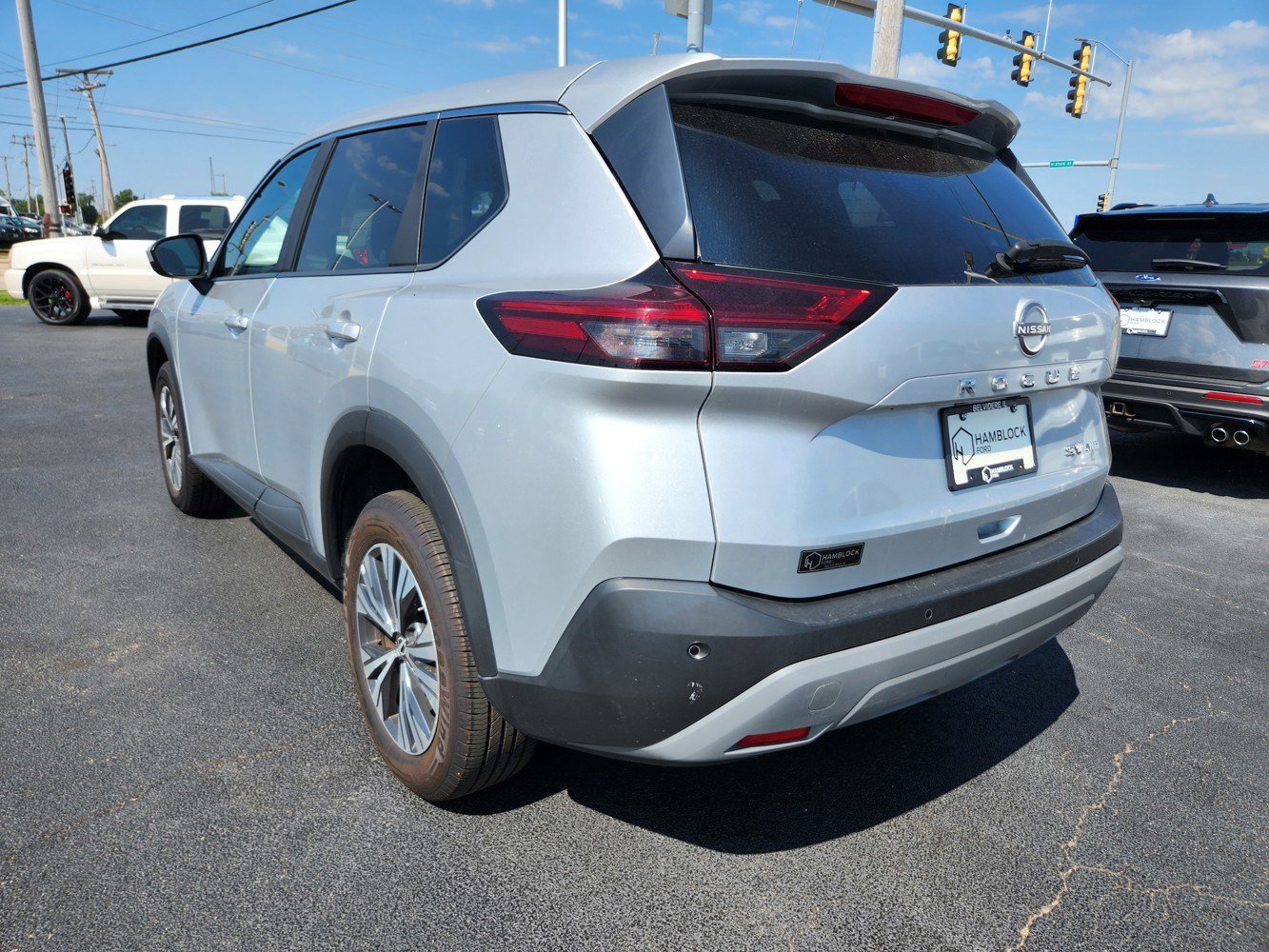 2023 Nissan Rogue SV photo 7