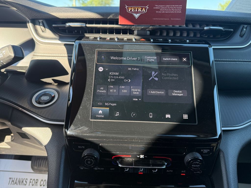 2023 Jeep Grand Cherokee Laredo photo 10