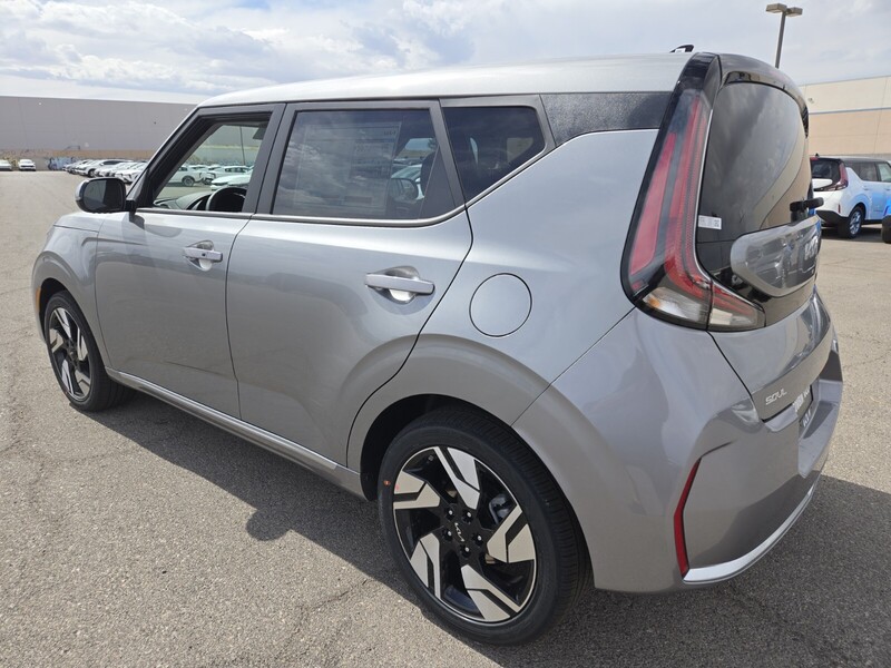 2025 Kia Soul GT-Line photo 4