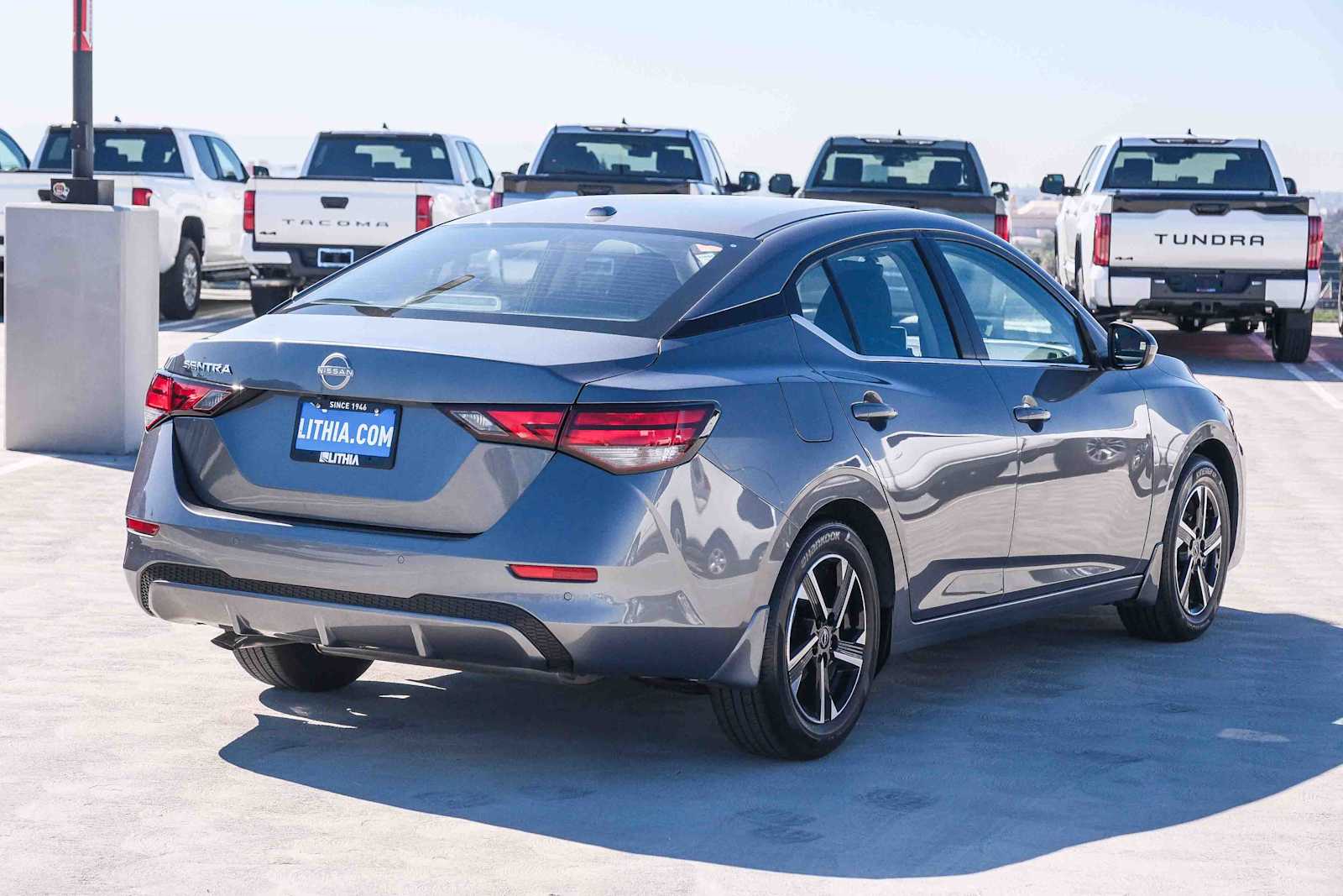 2025 Nissan Sentra SV photo 4