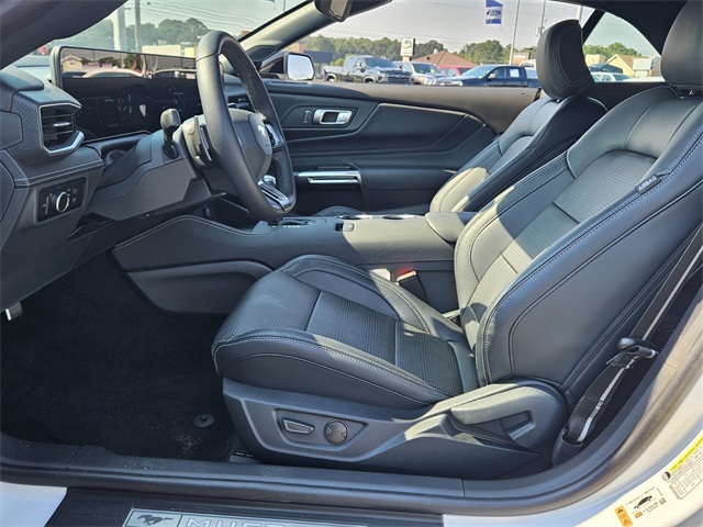 2025 Ford Mustang GT Premium photo 12