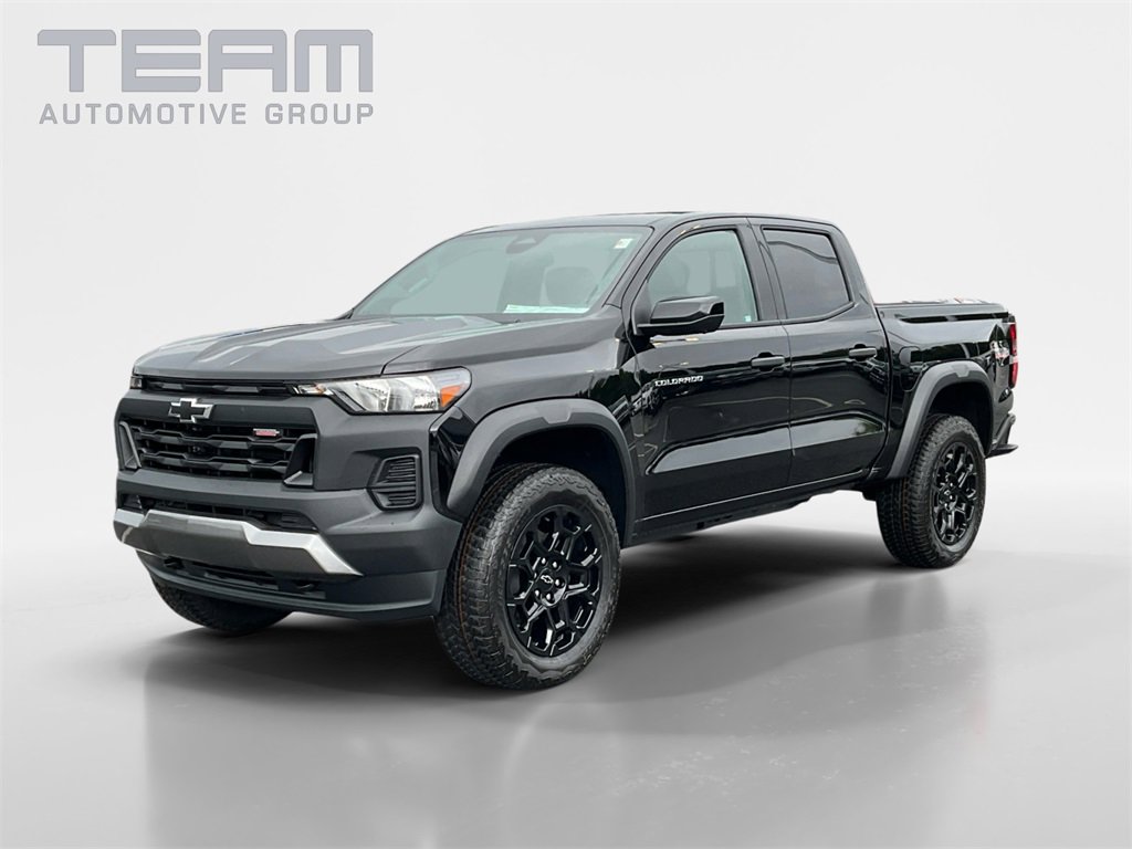 2026 Chevrolet Colorado Trail Boss photo 3