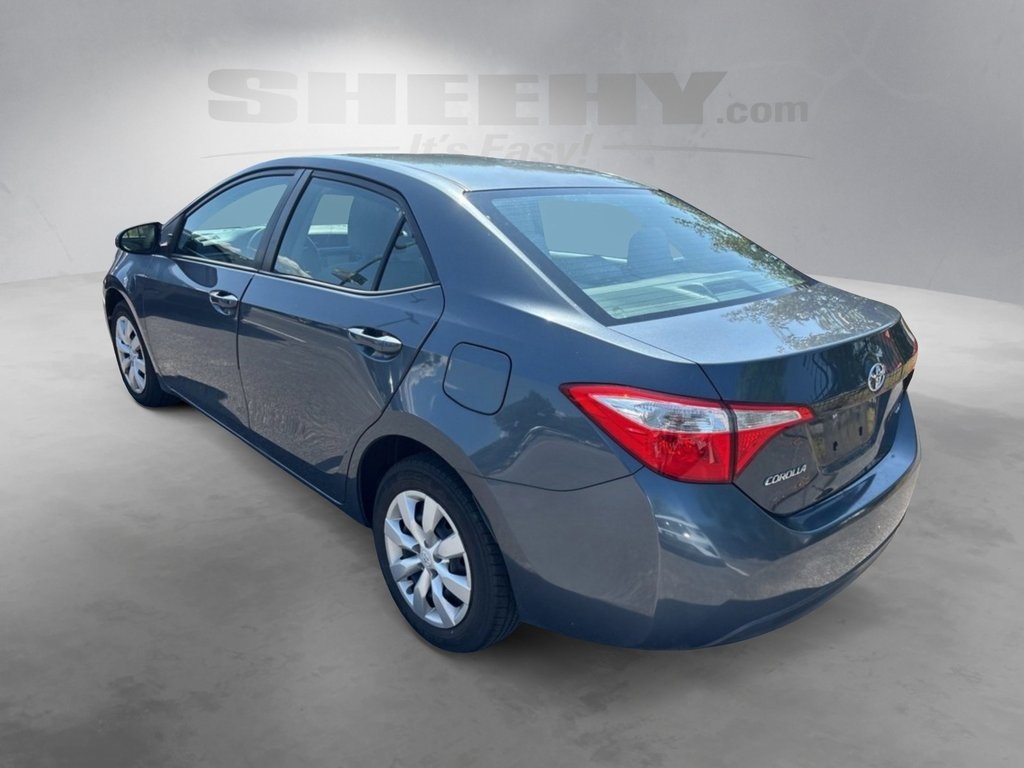 2015 Toyota Corolla LE photo 4