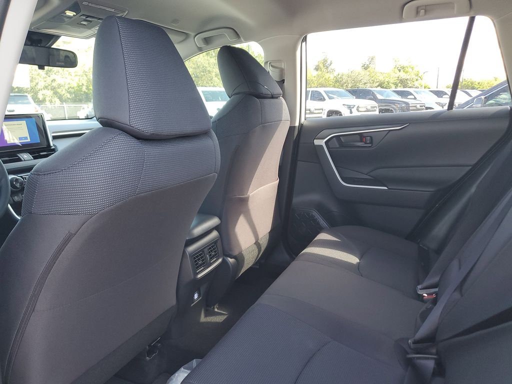 2025 Toyota RAV4 Hybrid LE photo 17