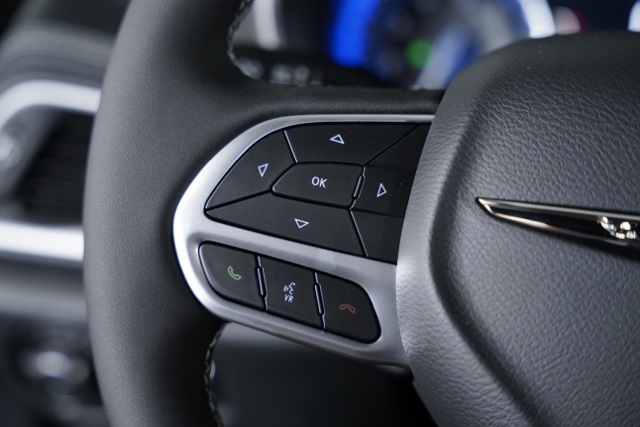 2025 Chrysler Pacifica photo 4