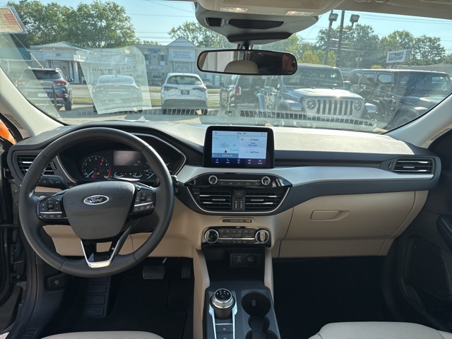 2022 Ford Escape SEL photo 25
