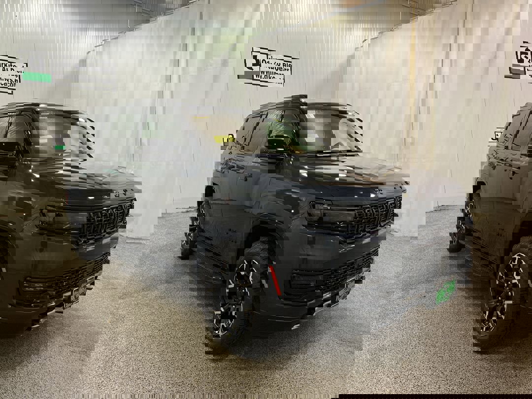 2025 Jeep Wagoneer Series II's photo