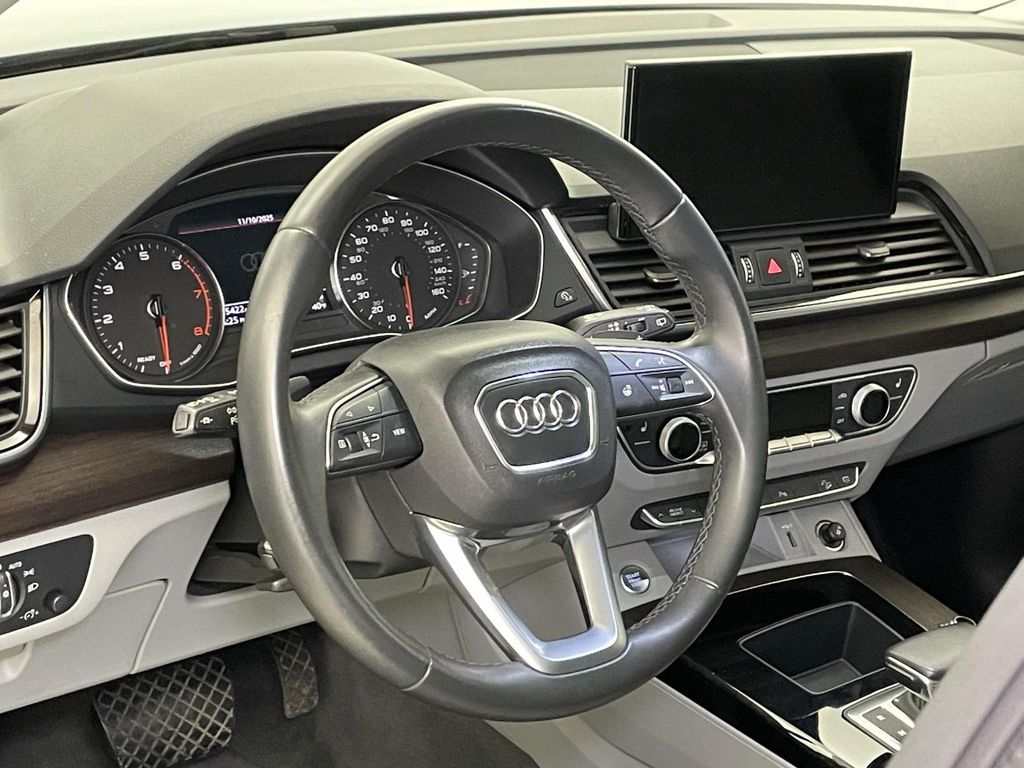 2022 Audi Q5 45 S line Premium photo 3