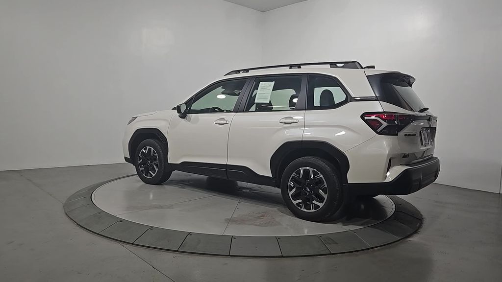 2025 Subaru Forester Base photo 3