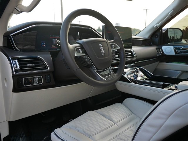 2023 Lincoln Navigator Black Label photo 9