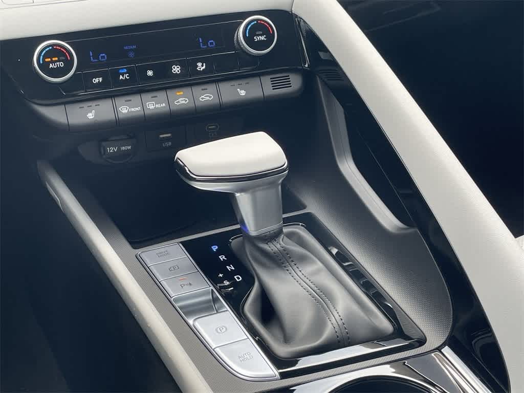 2024 Hyundai Elantra Limited photo 18