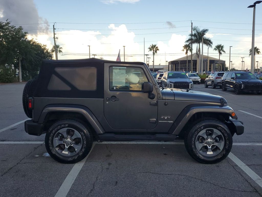 2018 Jeep Wrangler Sahara photo 10