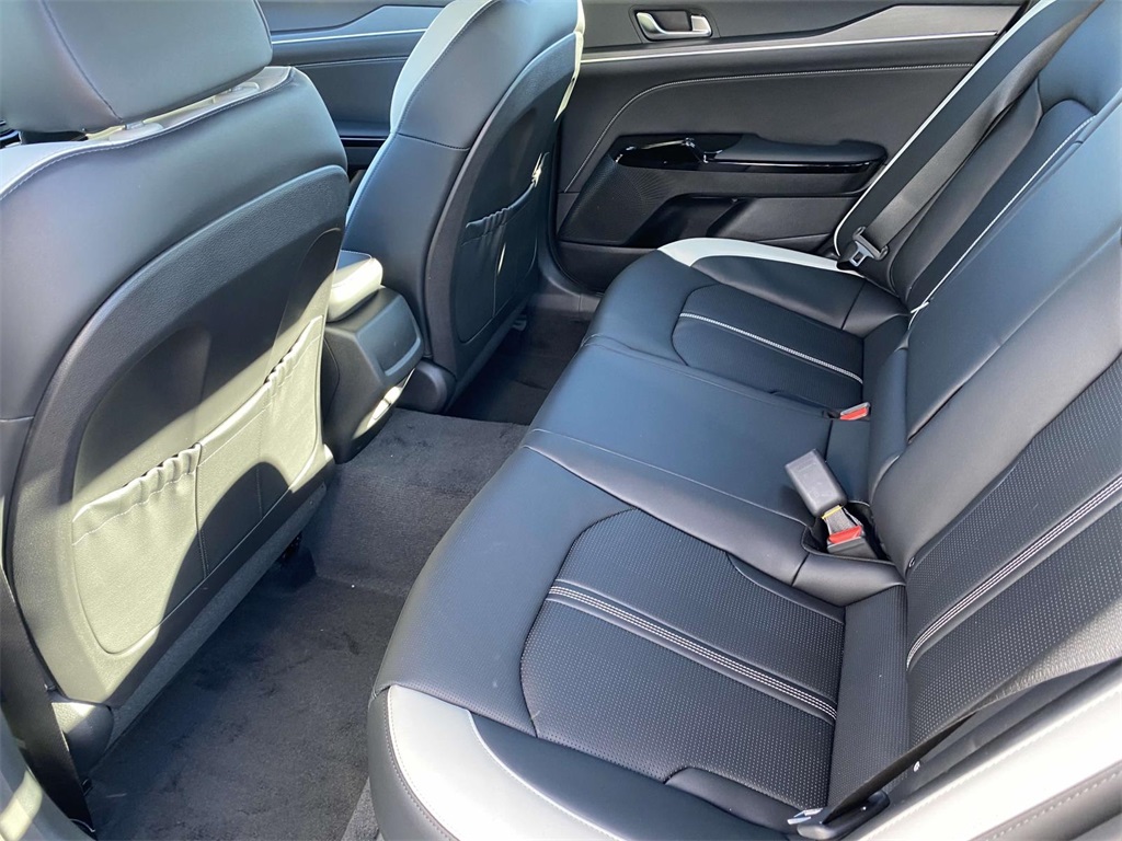 2025 Kia K5 GT-Line photo 9