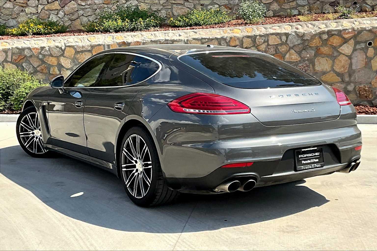 2016 Porsche Panamera S photo 3