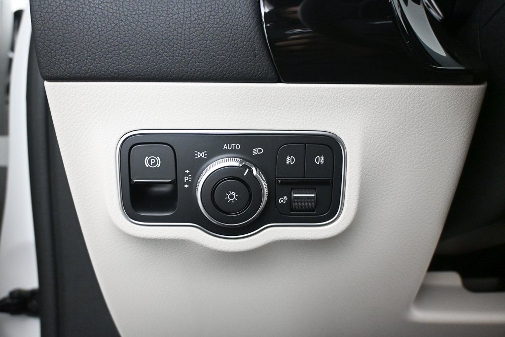 2025 Mercedes Benz GLA 250 photo 9