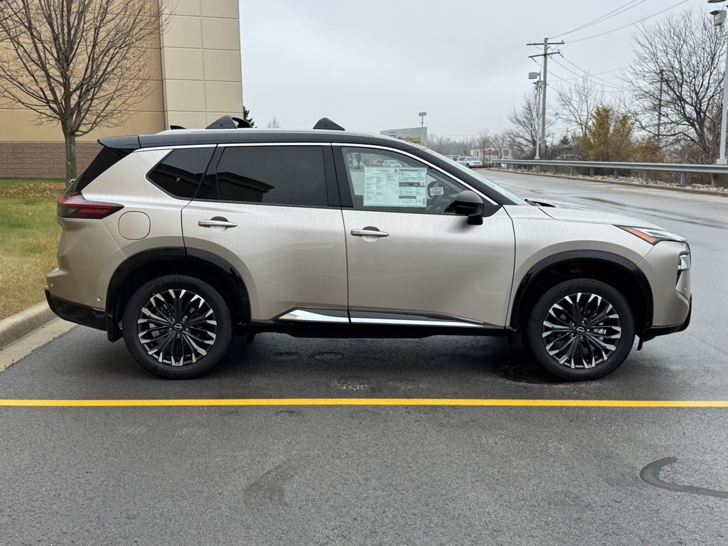 2026 Nissan Rogue Platinum photo 3