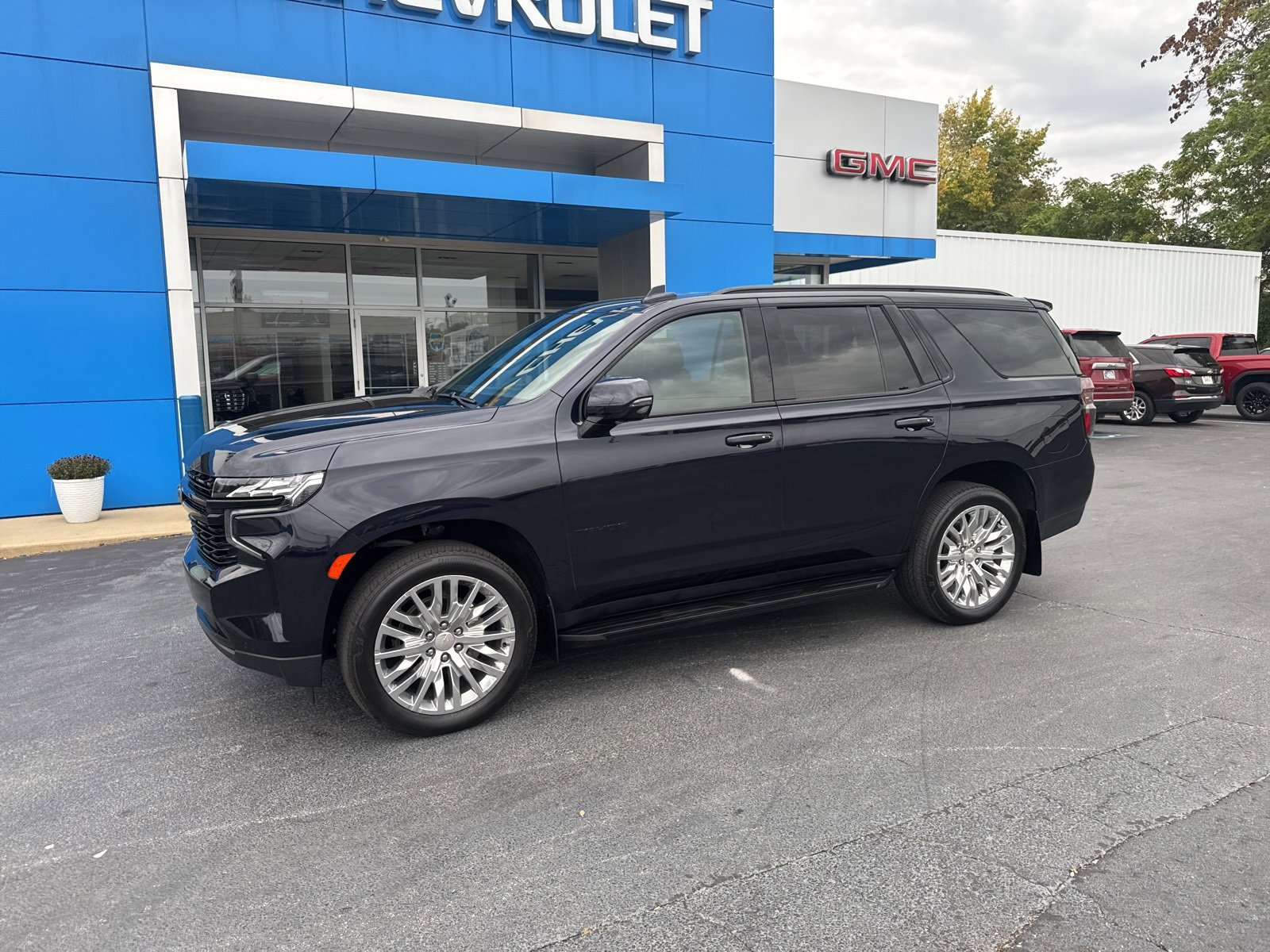 2023 Chevrolet Tahoe RST photo 3