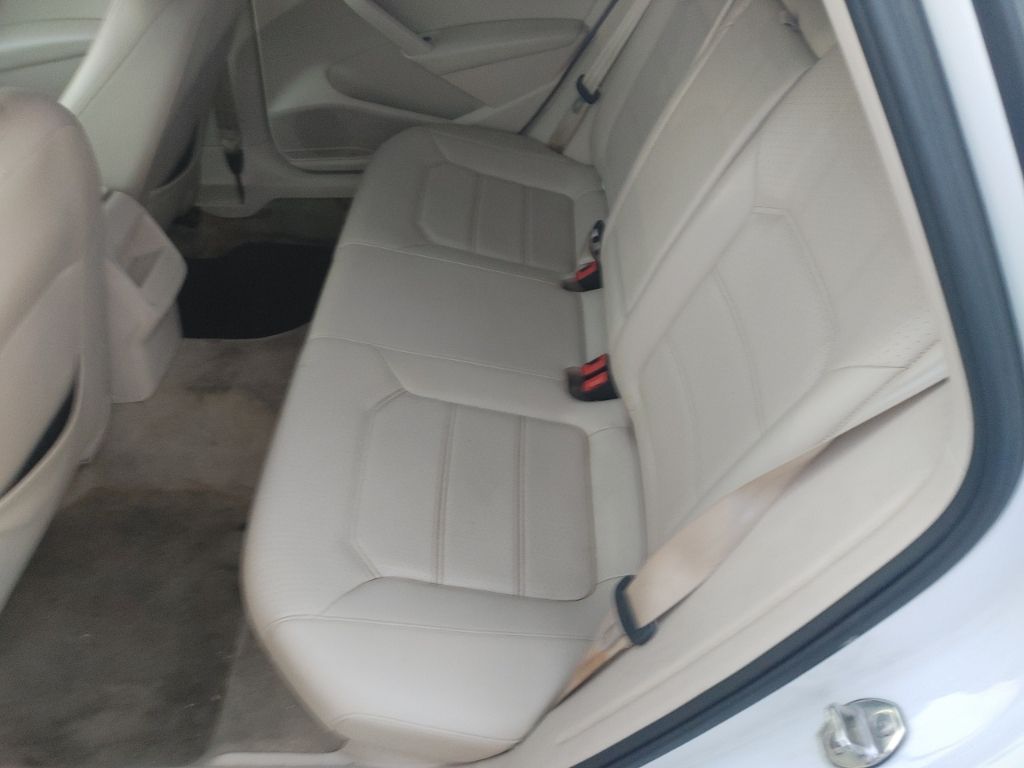 2015 Volkswagen Passat Limited photo 11