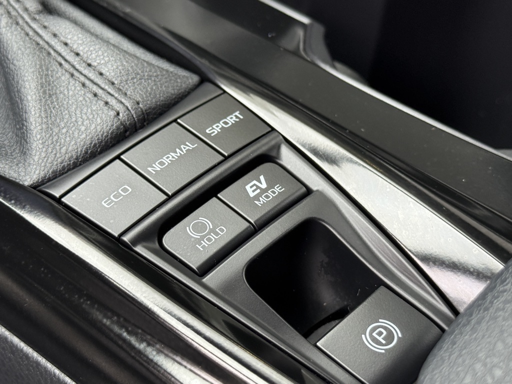 2025 Toyota Camry SE photo 24