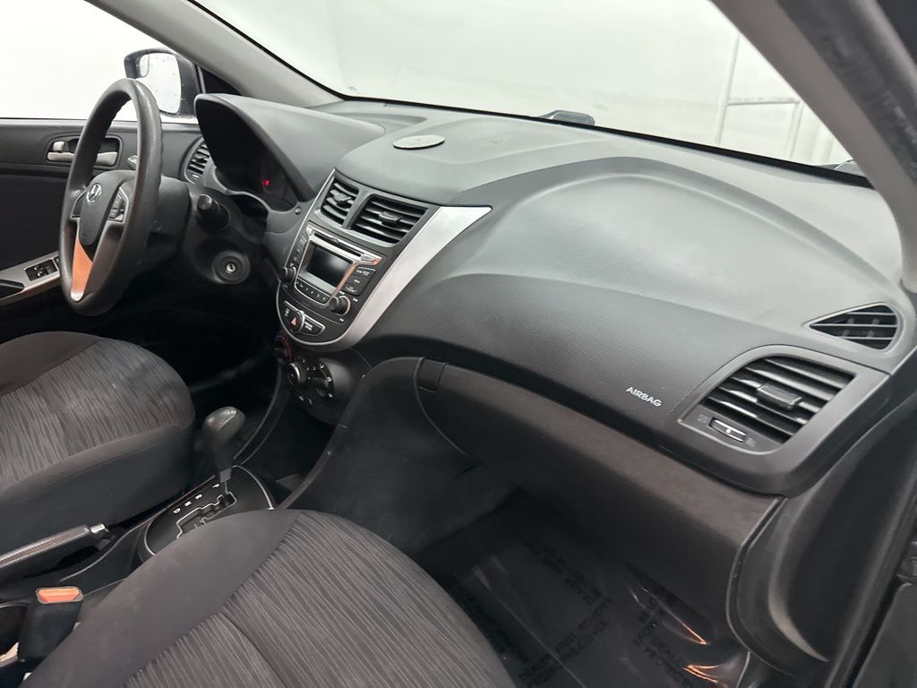 2015 Hyundai Accent GS photo 12
