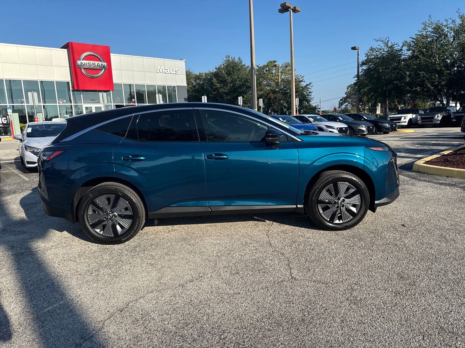 2025 Nissan Murano SL photo 4