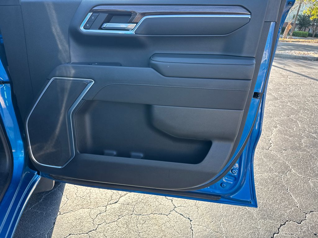 2022 Chevrolet Silverado 1500 LT photo 12