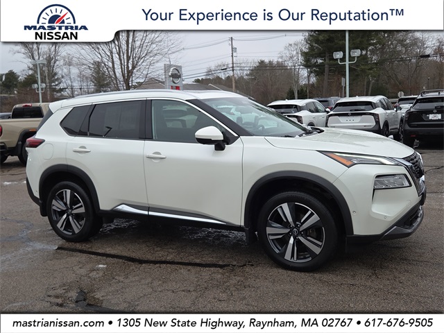 2023 Nissan Rogue SL's photo