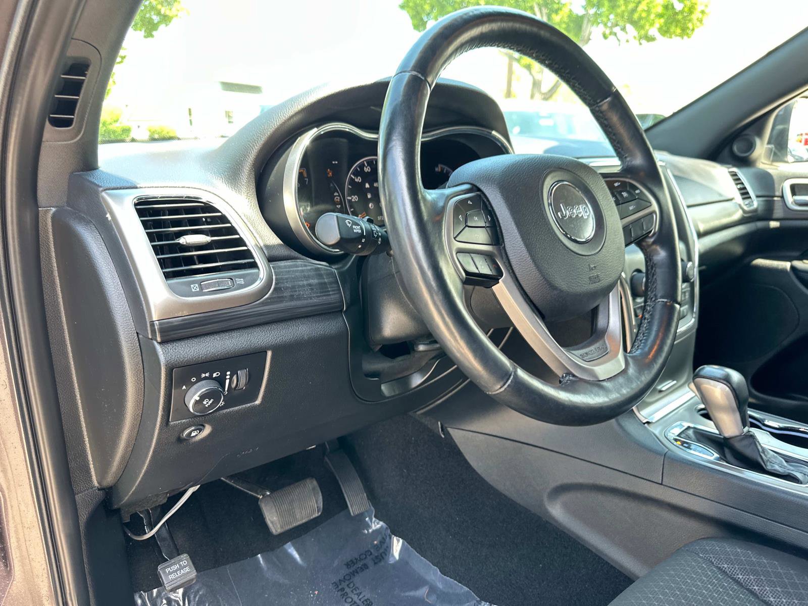 2021 Jeep Grand Cherokee Laredo E photo 16