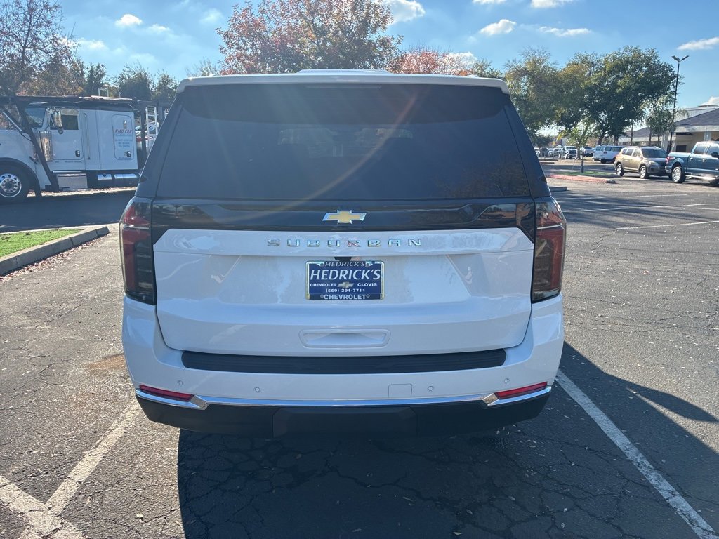 2026 Chevrolet Suburban LS photo 4