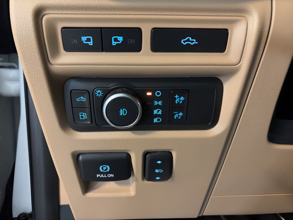 2022 Ford F-150 XLT photo 19