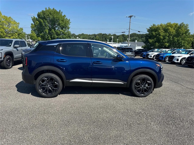 2025 Nissan Kicks SR photo 3