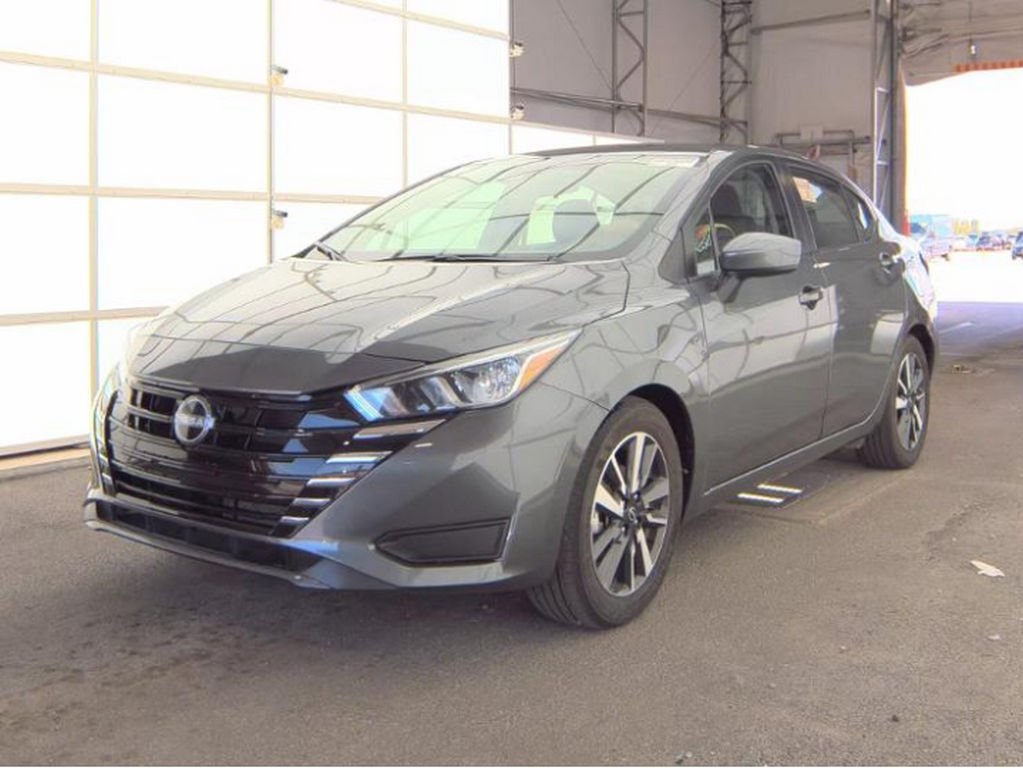 2024 Nissan Versa 1.6 SV photo 2