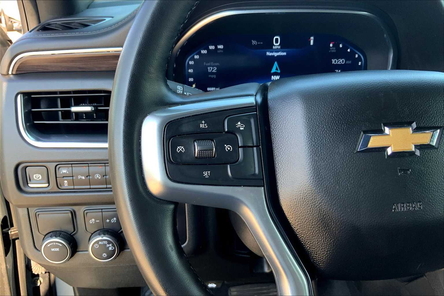 2024 Chevrolet Suburban LT photo 20