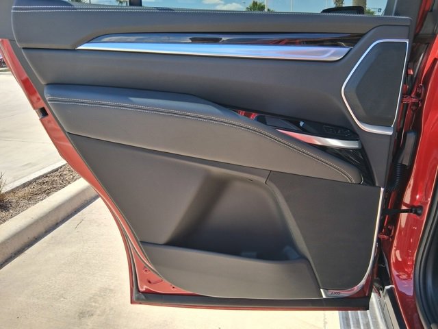 2025 Cadillac Escalade Premium Luxury photo 17
