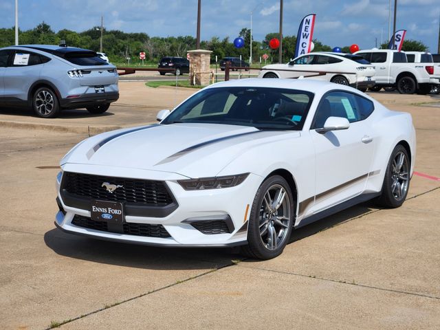 2025 Ford Mustang EcoBoost photo 4