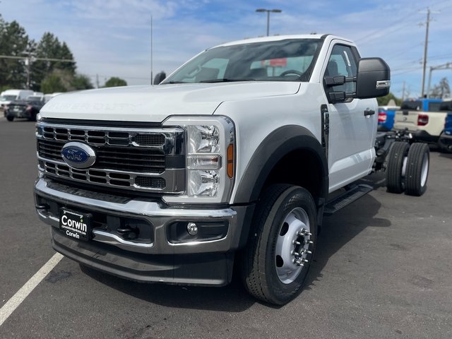 2025 Ford F-450 photo 4