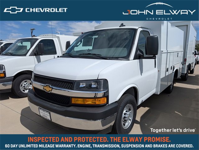 2025 Chevrolet Express Cutaway Base's photo