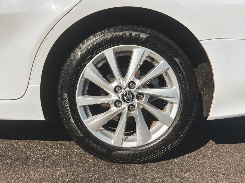 2023 Toyota Camry LE photo 5