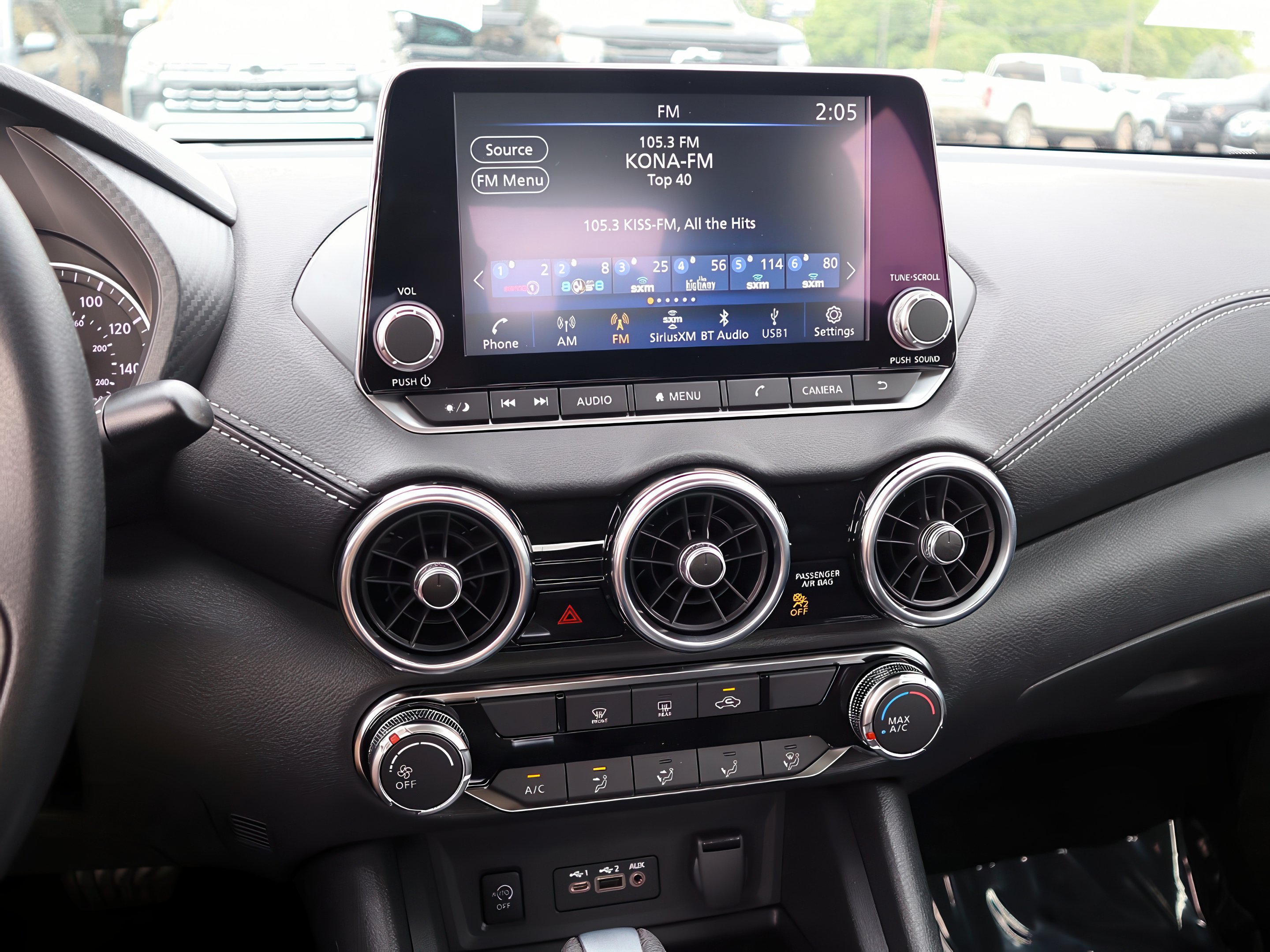 2025 Nissan Sentra SV photo 17