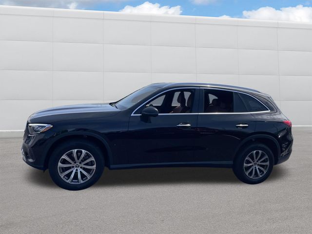 2024 Mercedes Benz GLC 300 4MATIC photo 2