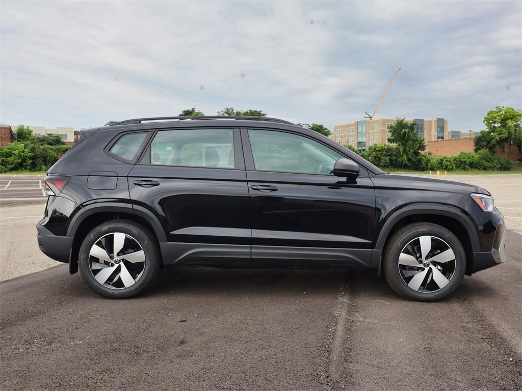 2025 Volkswagen Taos S photo 2