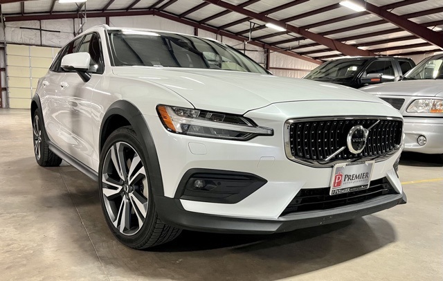2024 Volvo V60 Cross Country B5 Plus