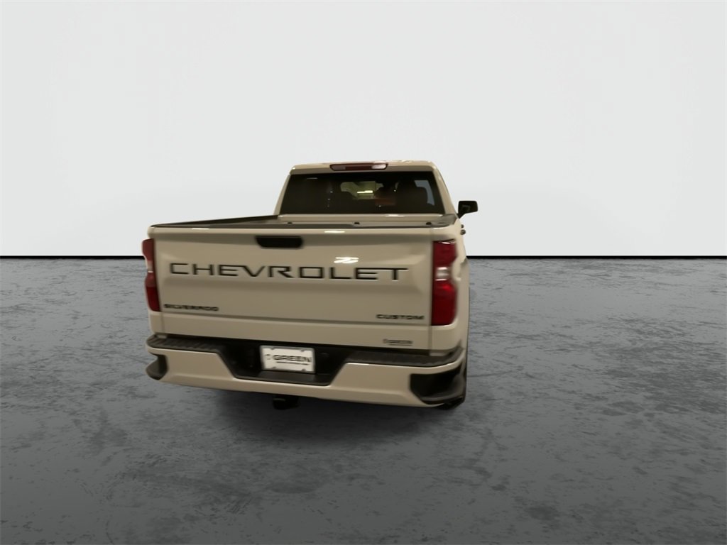 2026 Chevrolet Silverado Custom photo 4
