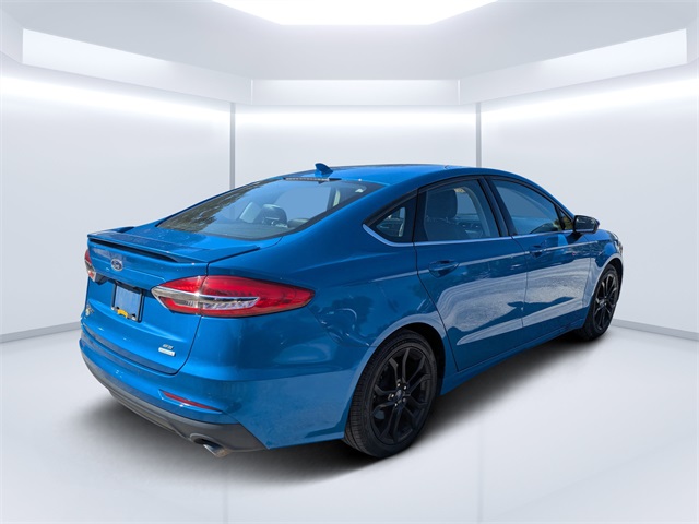 2019 Ford Fusion SE photo 3