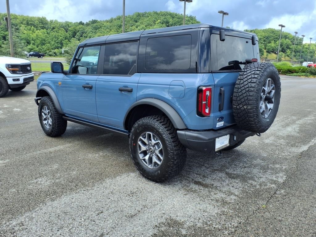 2025 Ford Bronco Badlands photo 3