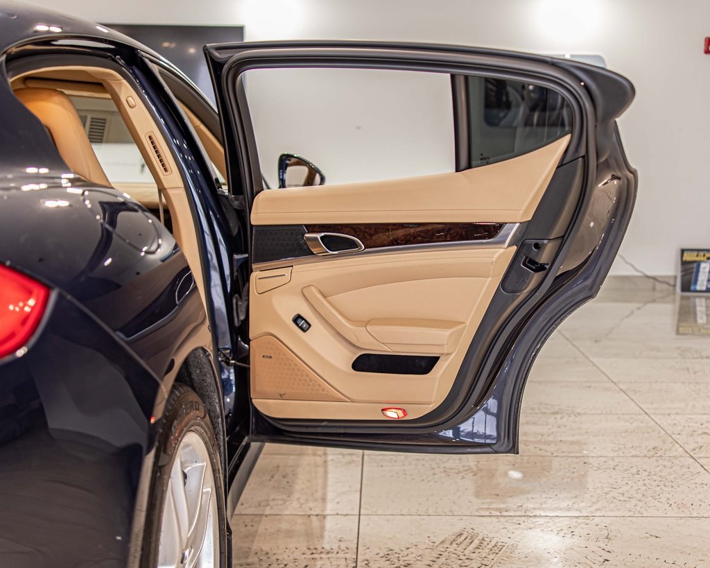 2016 PORSCHE PANAMERA - Image 40