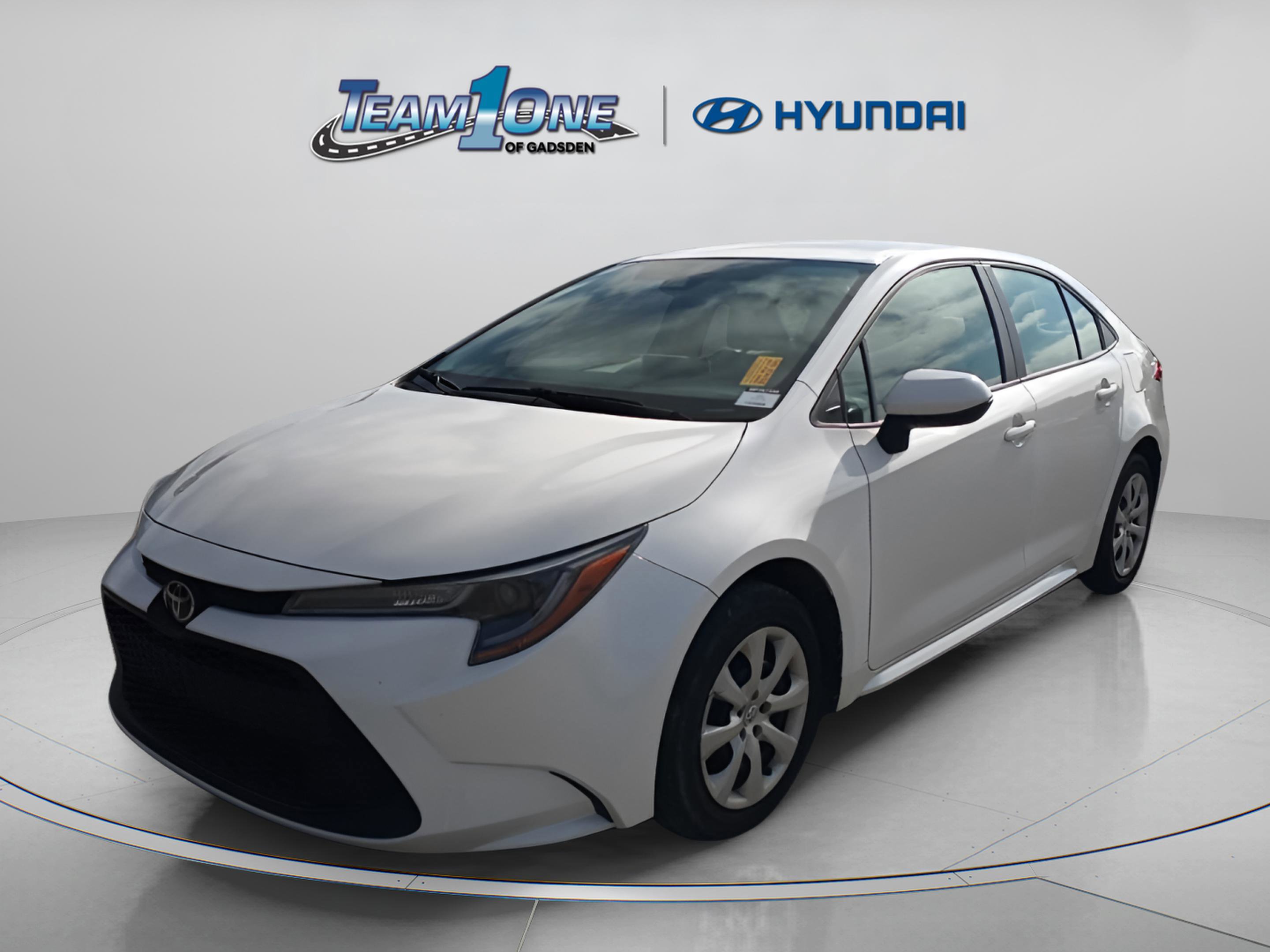2021 Toyota Corolla LE photo 3