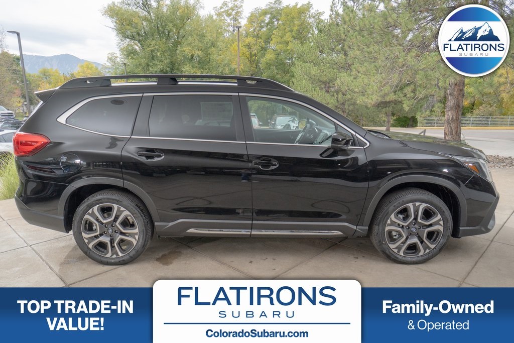 2025 Subaru Ascent Limited's photo