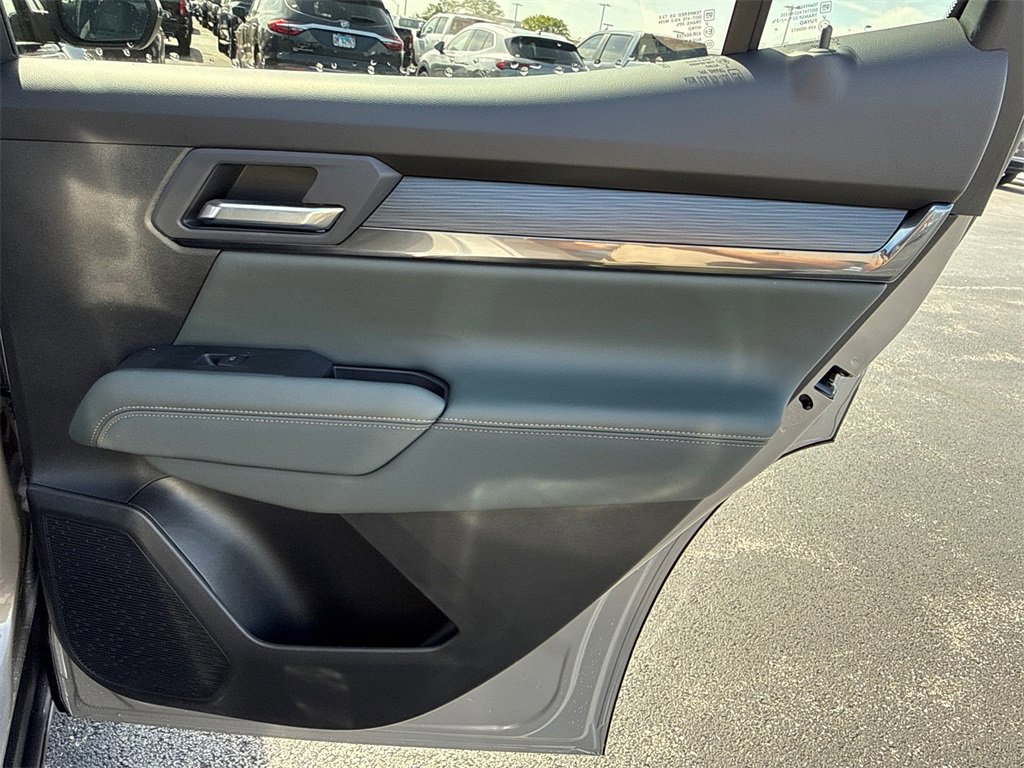 2026 GMC TERRAIN - Image 32