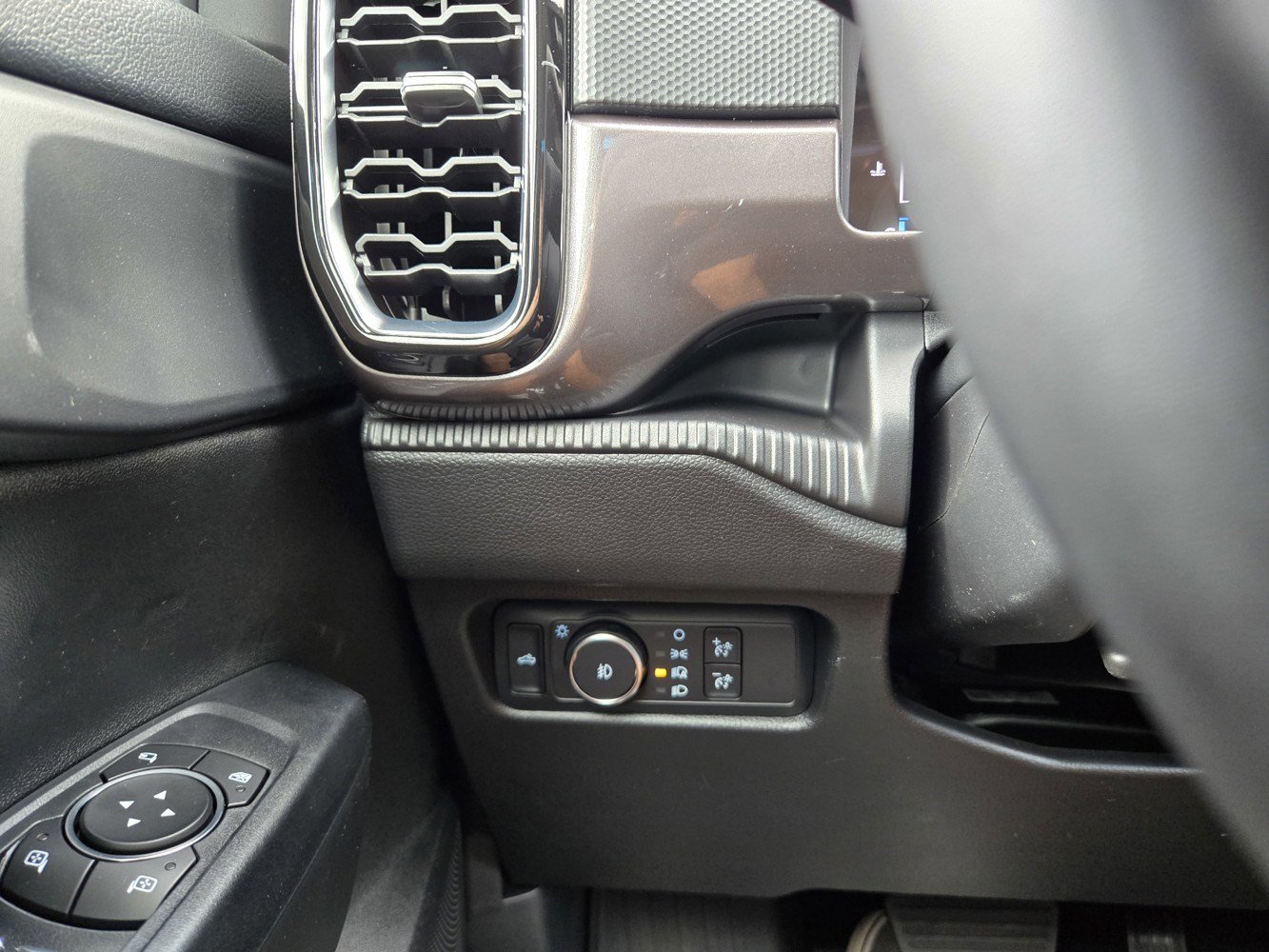2025 Ford Ranger XLT photo 11